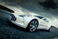 Szerpentinen a 300 milliós Aston 12