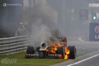 F1: Kukázza Heidfeld kiégett autóját a Renault 44