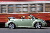 Félkörívek játékából született a New Beetle. A kabrió 2003-ban jelent meg