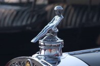 A Rolls-Royce "Eksztázis Szelleme" elindította a női alakok divatját