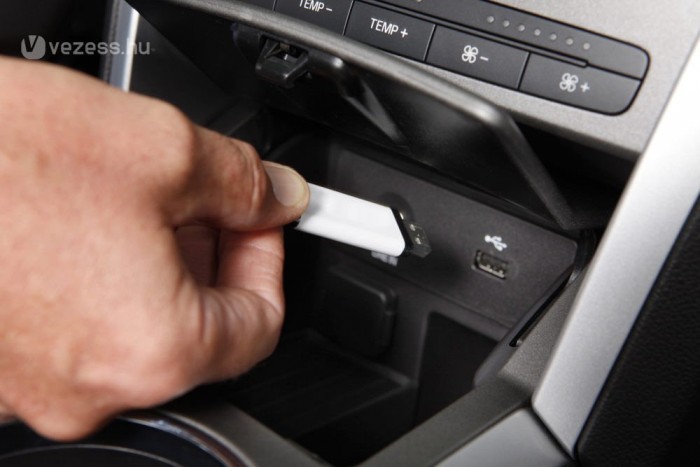 Eltűnik a CD-lejátszó a kocsikból 7 | Vezess Eltűnik a CD-lejátszó a kocsikból 7