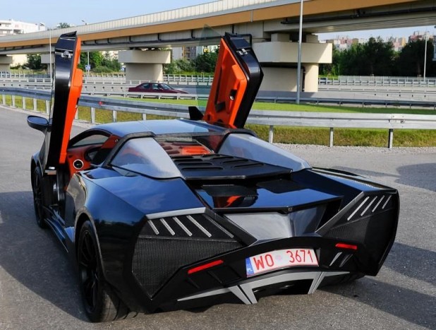 Lengyel szupersportkocsi 6
