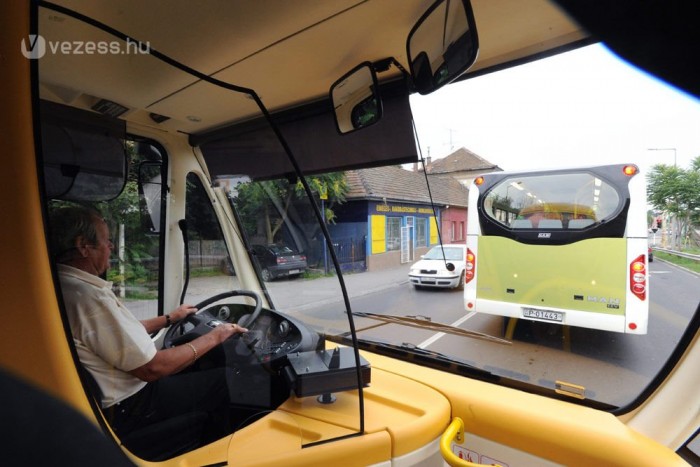 Új magyar elővárosi busz 4