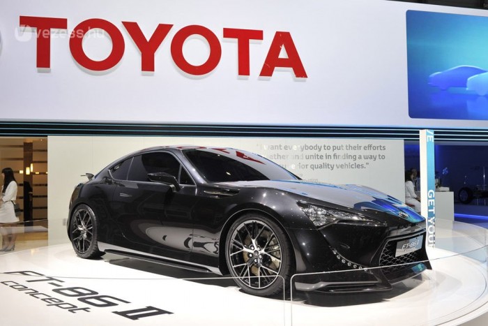 Lenyomta a Volkswagen a Toyotát 5