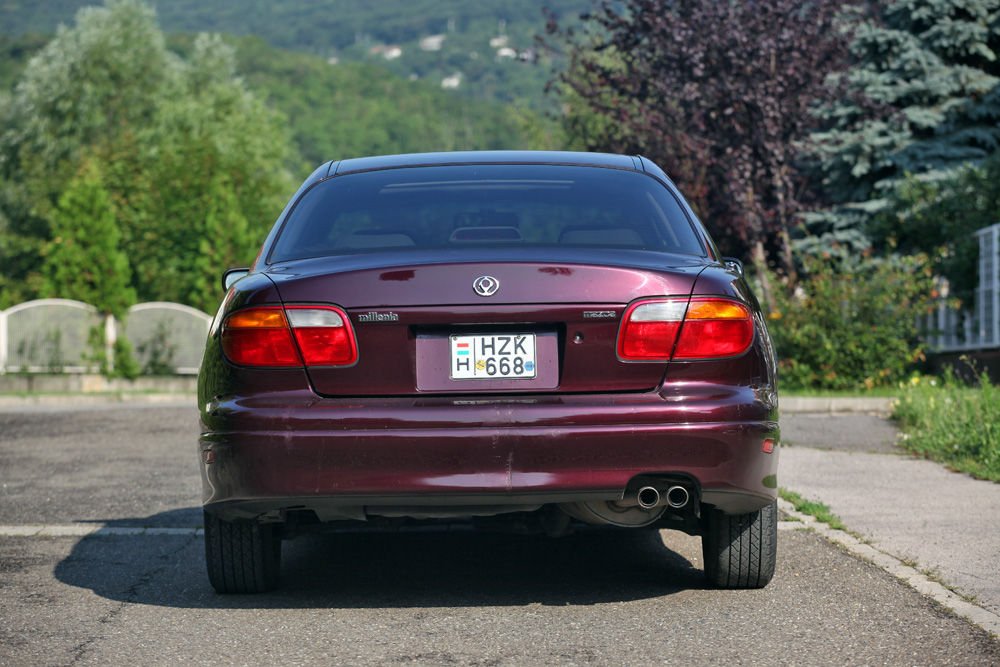 A Xedos 9 amerikai megfelelője, a Mazda Millenia