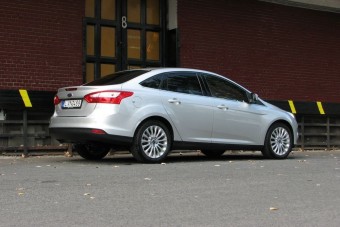 Lépcsős hát, fogódzó nélkül