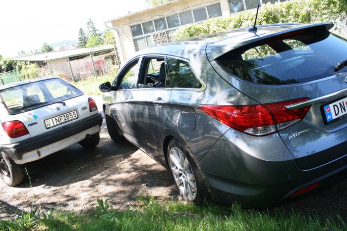 Exkluzív: teszten a japán-verő Hyundai 8 | Vezess Nem erre számítottam, bár a rendszer felára az első és hátsó parkolóradarral együtt csak 95 000 Ft