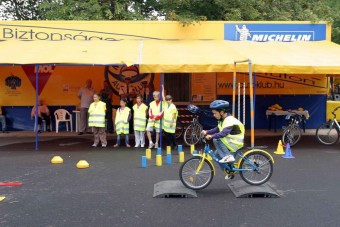 Együtt a biztonságért az autóklub és a Michelin