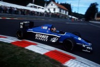 A belgák kedvence, Thierry Boutsen nem sok vizet zavart a Ligier-vel