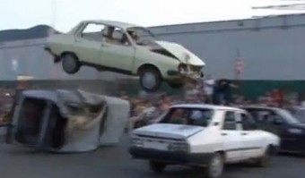 Autós kaszkadőrshow román módra