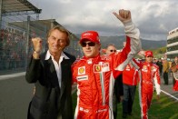 Di Montezemolo elnök és Kimi a 2007-es vb-címét ünnepli