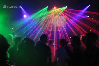 Benzinkútra támadt az ittas férfi