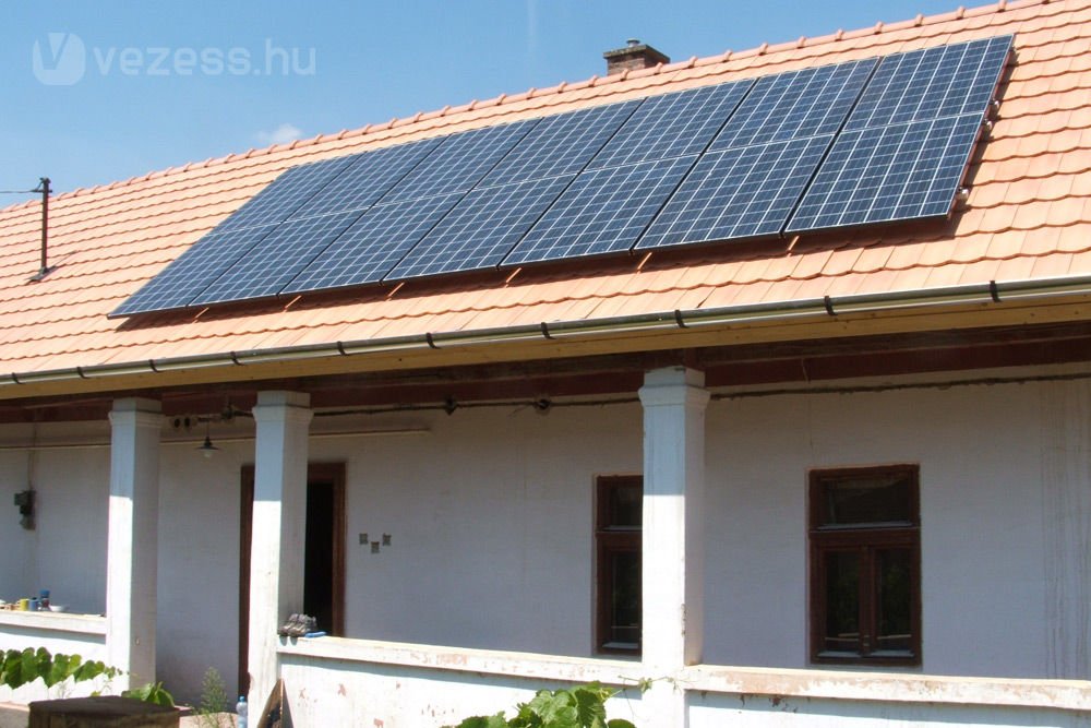 2,8kW teljesítményű napelemes rendszerrel már nem kell villanyszámlát fizetni egy átlagos háztartásban