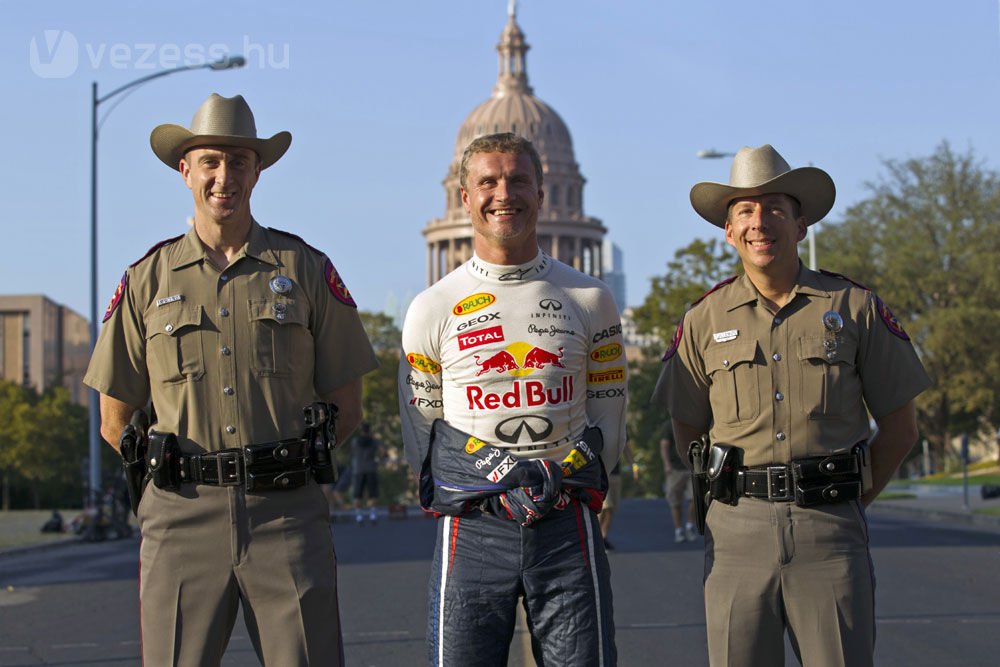 F1: Coulthard mégis rodeózott Texasban 10