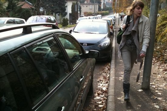 47314_368930_1000x700.jpg | Vezess | Vezess Néha egyik napról a másikra, szinte minden előjel nélkül kerülnek ki a parkolni tilos táblák