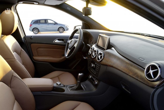 Bemutatkozott az új magyar Mercedes 7 | Vezess Bemutatkozott az új magyar Mercedes 7