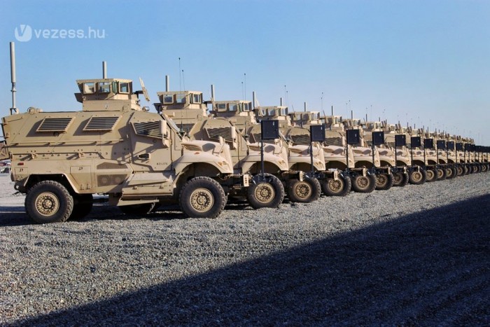 Autós borulást tanulnak a katonák 3 | Vezess Autós borulást tanulnak a katonák 3