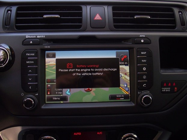 Ehhez már a hátsó sorba kell ülni az egereknek, 7 colon terpeszkedik a navigáció