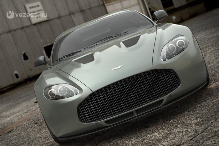 100 millióért utcán az olasz Aston Martin 3