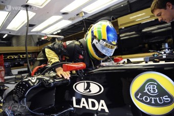 F1: Autótöréssel nyitott Senna