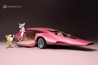 30 millióért a Rózsaszín Párduc autója