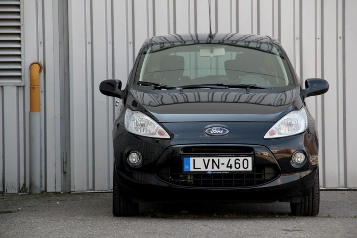 Szemből semmi metálos nincs a Metal-Kán, csak egy aranyos kis pofi az egész