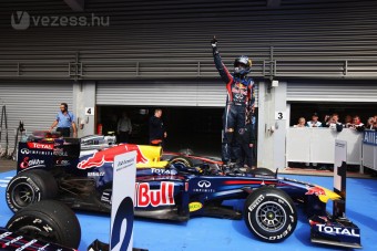 F1: Vettel már Szingapúrban bajnok lehet