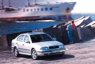 Az Octavia takarékos, ugyanakkor menetkomfortja elmarad a benzines Ford Focustól