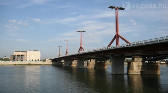 Festik a Rákóczi (Lágymányosi) hidat