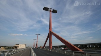 Sávlezárás a Rákóczi hídon