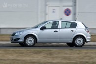 Élettelen az Opel motorja, a futóművel viszont nincs baj