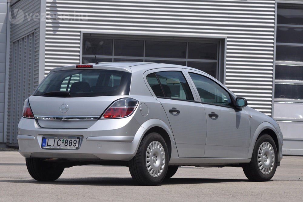 2003 őszén mutatta be az Opel, azóta egy modellfrissítésen van túl
