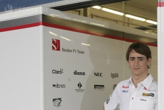 F1: Unalmas feladatot kapott a Sauber-tartalékos