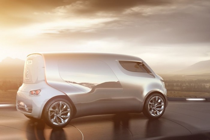 Nincs több “Mikor érünk már oda?” 9 | Vezess A Citroen Tubik mintha sci-fi filmekből lépett volna elő. Pedig csak az a családi, pardon, érzelmi közösségi autó, ami a francia gyártó szerint felszámolja a Mikor érünk már oda? típusú kérdéseket