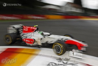 F1: Spéci bukósisakkal versenyez Liuzzi