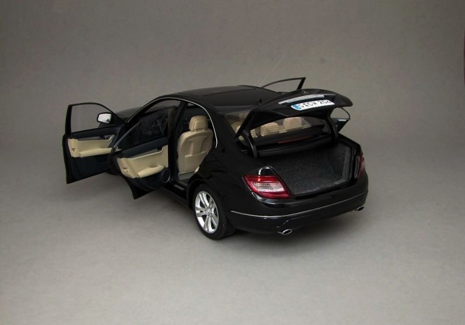 A C-osztály csomagtartója a legkisebb, mert sajnos hamarabb véget ér, mint kellene