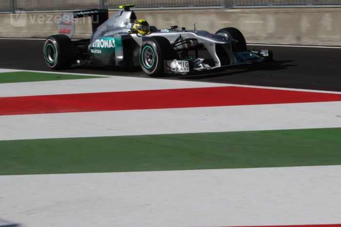 F1: Schumi hiába bújt Hamilton mögé 6