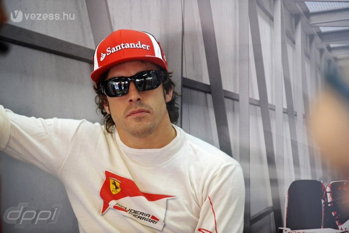 Alonso: Belefért a Vettel elleni keménykedés