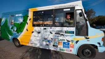 Hulladékolajjal és -autóval a Föld körül