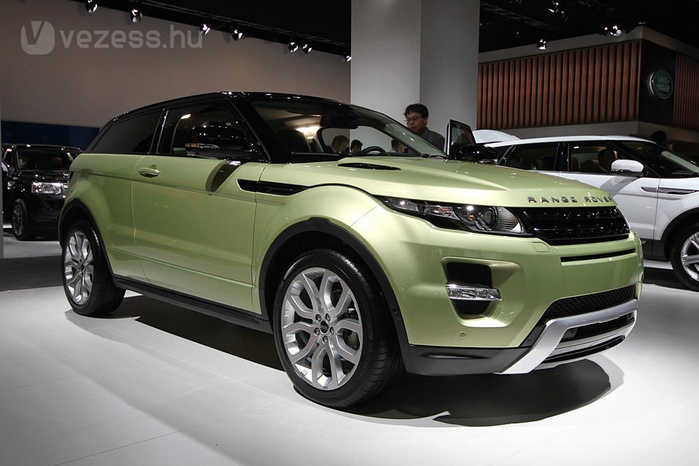 A Range Rover nem hozott újdonságot, a meghatározó elem a standon még mindig az Evoque