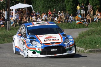 Turán Frici navigátort keres