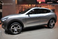 Porsche Cayenne-ellenfél a Maseratitól 17