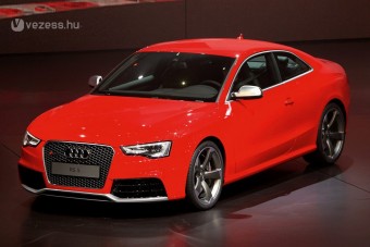 Új ruhában az Audi RS5