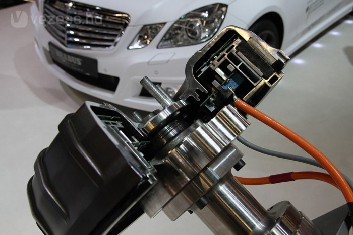 Villanyautó a legdurvább Merci-tuningolótól 8