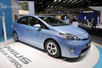 2,1 liter százon - itt az új Prius