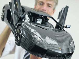 1,2 milliárdos játékautó burzsujoknak