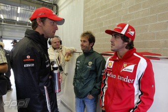 F1: Button a Ferrarihoz pályázik?