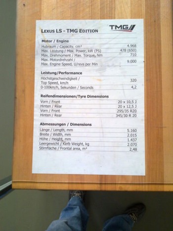 Ferrarinál durvább Lexus épül 7