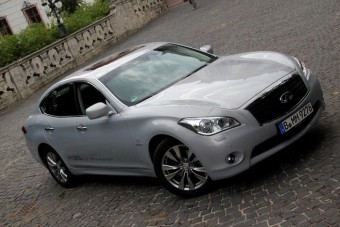 Vezettük a rekorder hibridautót