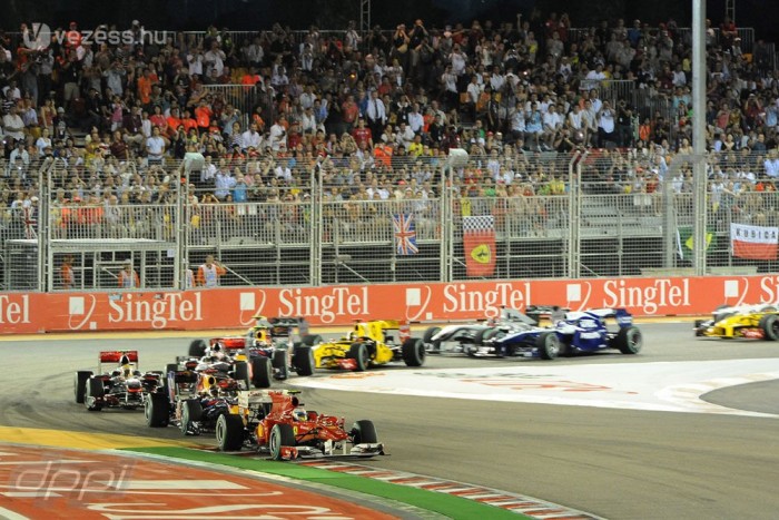 F1: Zuhoghat az éjszakai versenyen